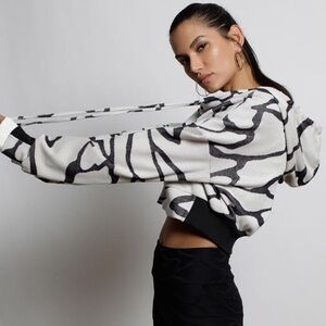 TWENTY Hoodie Cropped Made in Canada Montreal Size M Knit Camo Zebra Women’s